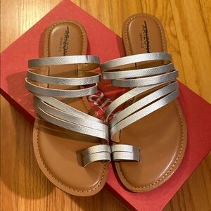 Arizona Jean Company Metallic Silver Strappy Sandals size 7